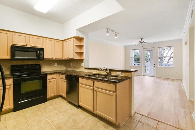 Building Photo - 275 Murcia Dr