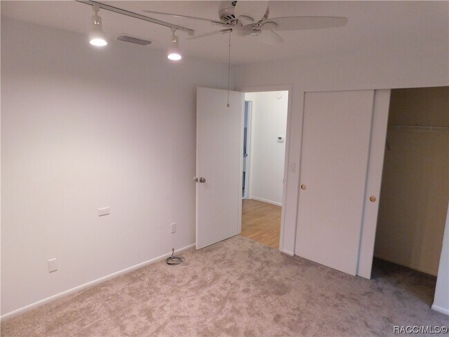 Building Photo - 62 N Pizarro Point