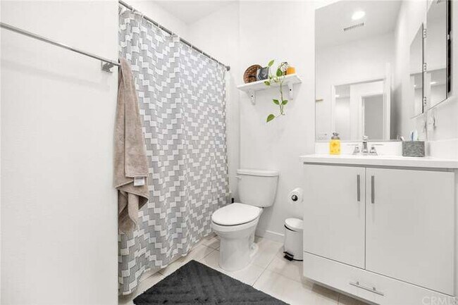 Building Photo - 2625 Verna Dr