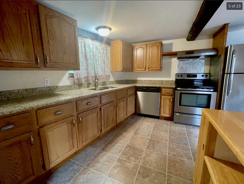 Building Photo - 4 Shawsheen Rd