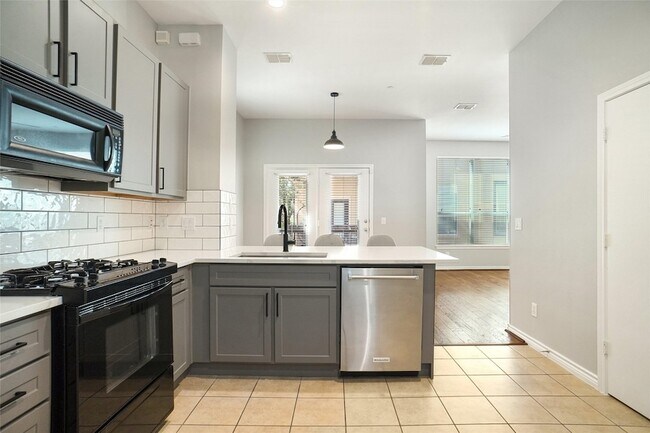 Building Photo - 4050 McKinney Ave