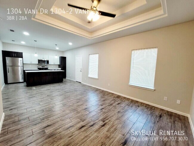 Building Photo - 1304 Vani Dr