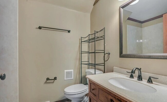 Building Photo - Charming Home in Brandermill.