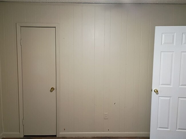 Building Photo - 300 Slayden St