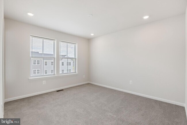 Building Photo - 105 Milburn Dr