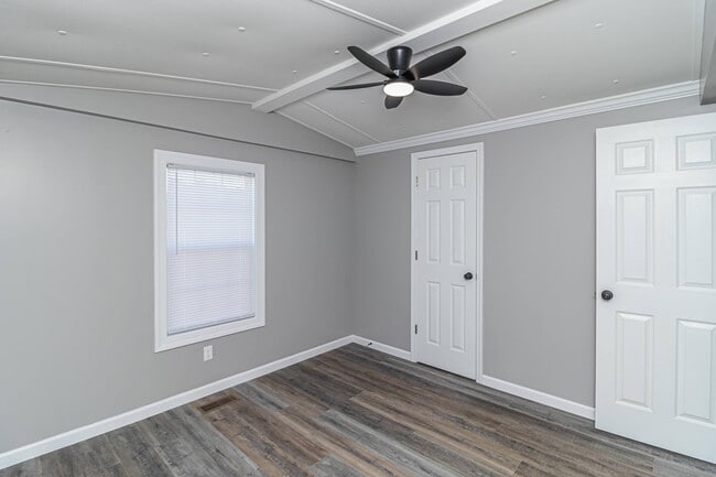Building Photo - IMMACULATE 3 BR | 2 BA in Pikeville! Lawn ...