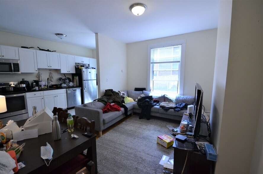 Primary Photo - 37 Brookline St
