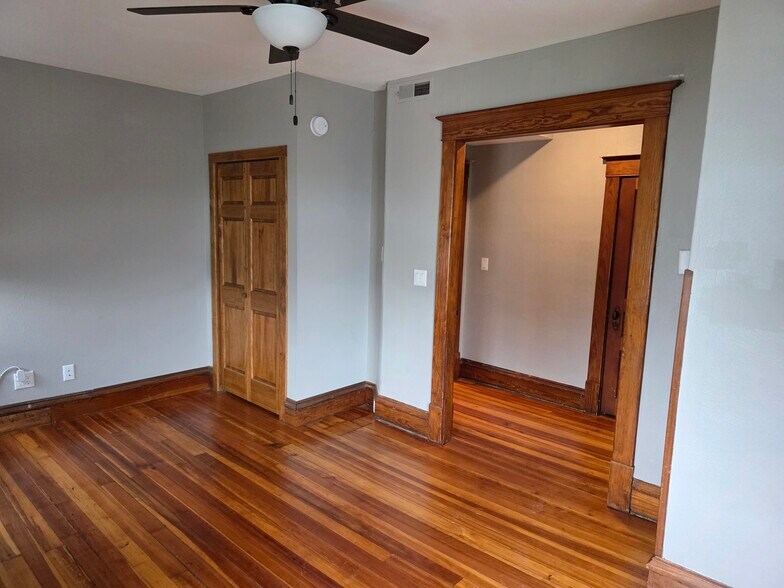 Building Photo - 2154 Kleine St