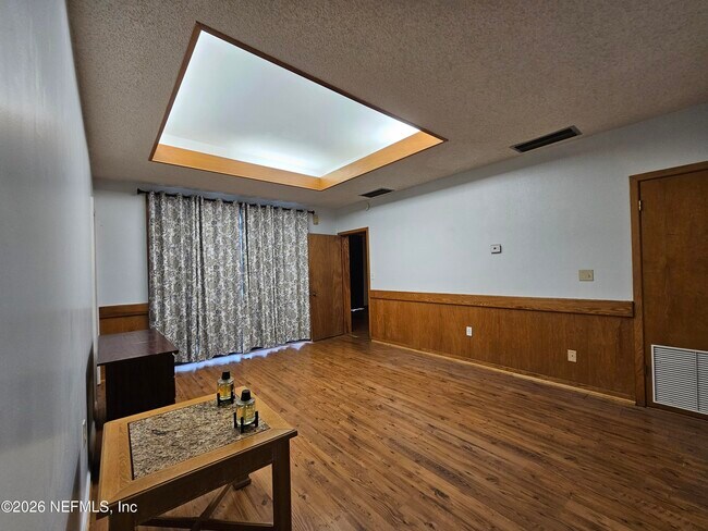 Building Photo - 3175 Ravines Rd