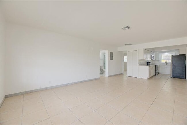 Building Photo - 1017 NW 30th Ct