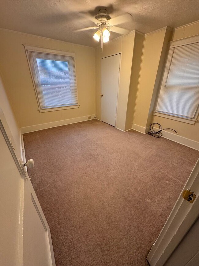 Building Photo - 103 N. Osborne