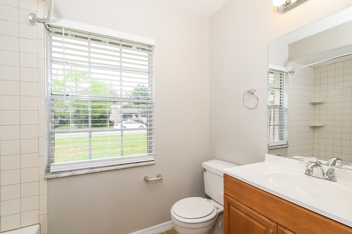 Building Photo - 4750 Kempston Dr