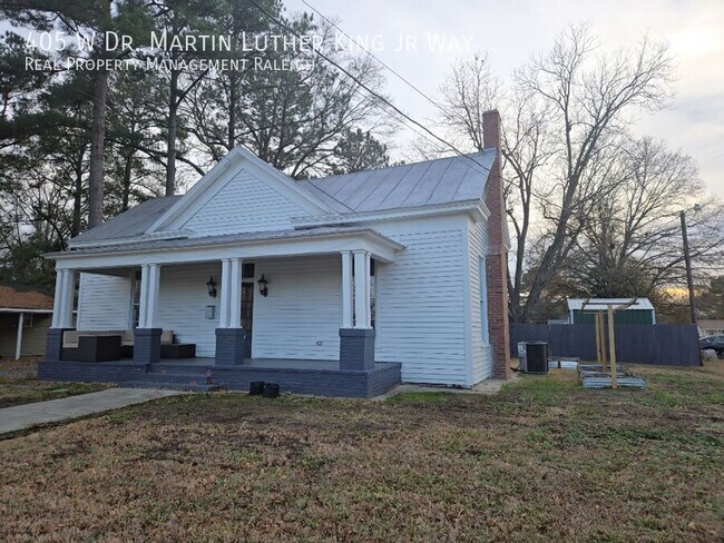 Building Photo - 405 W Dr. Martin Luther King Jr. Way