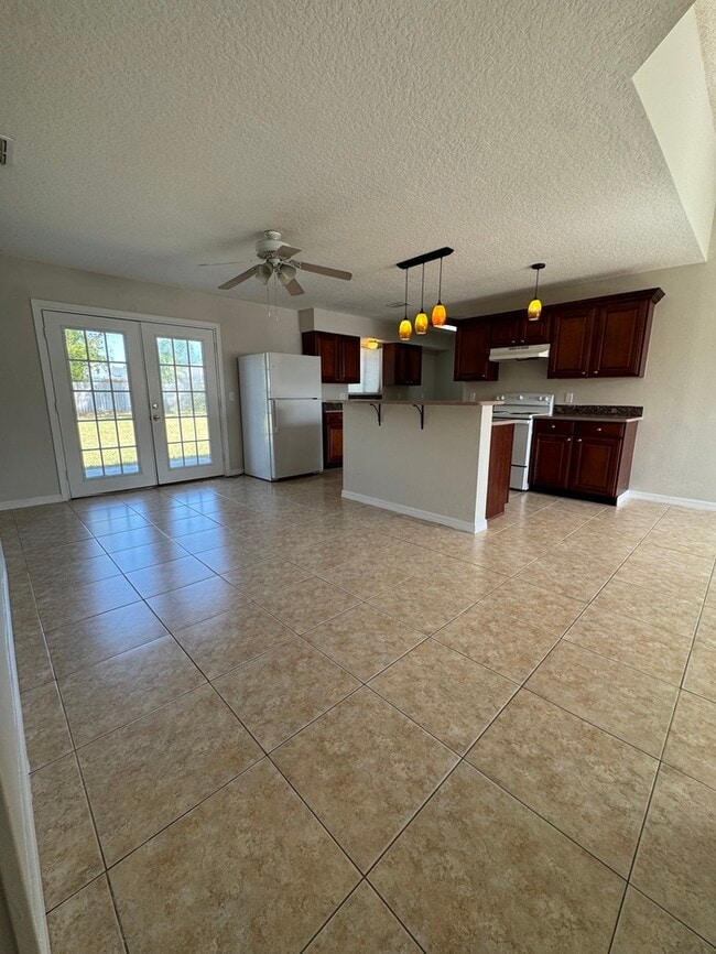 Building Photo - 1732 Laredo Dr