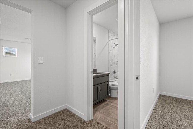 Building Photo - 187 Everglades Dr