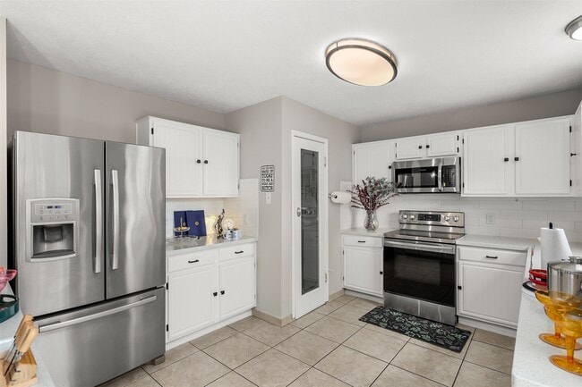 Building Photo - 602 Oak Briar Dr
