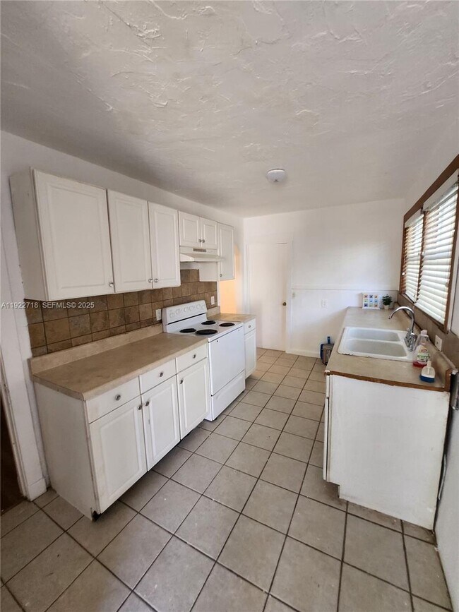 Building Photo - 2129 Taylor St