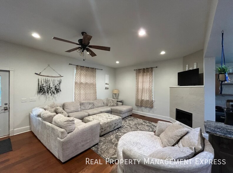 Building Photo - Furnished 5 Bedroom, 3.5 Bath Home