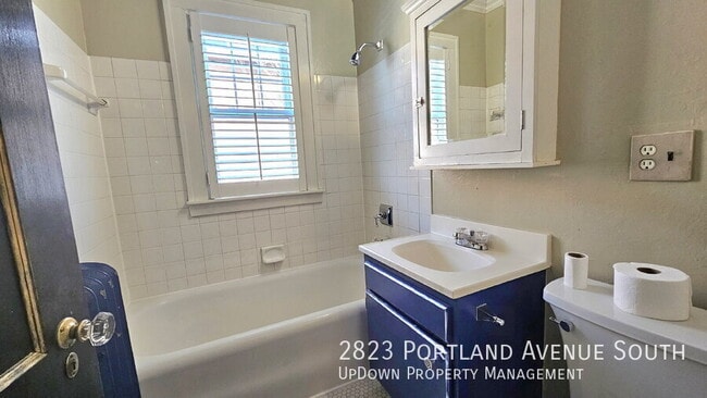 Building Photo - 2823 Portland Ave