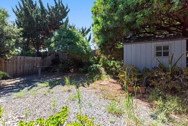 Building Photo - Charming 2BR Home in 55+ Oceanside Community with Solar & In-Unit Laundry