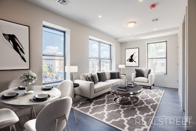Primary Photo - Modern 3 BED in Prime Crown Heights