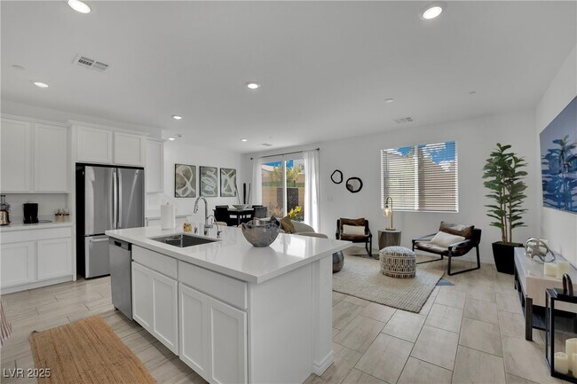 Building Photo - 8907 Roadrunner Ravine St