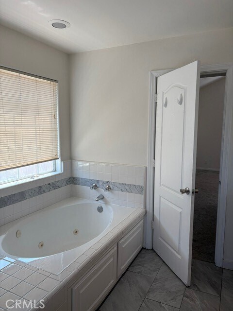 Building Photo - 2224 Ruhland Ave