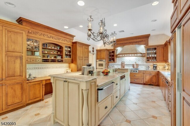 Building Photo - 787 Peach Tree Ln