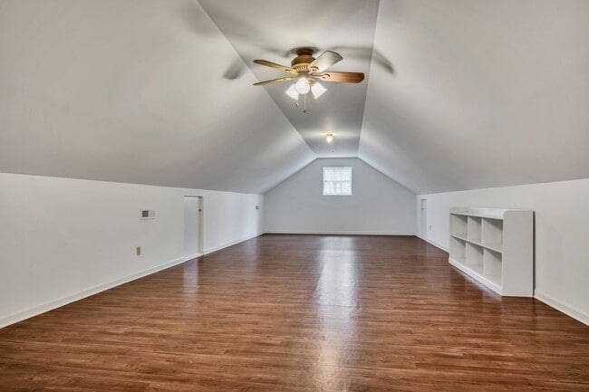 Building Photo - 7506 Sleepy Hollow Rd