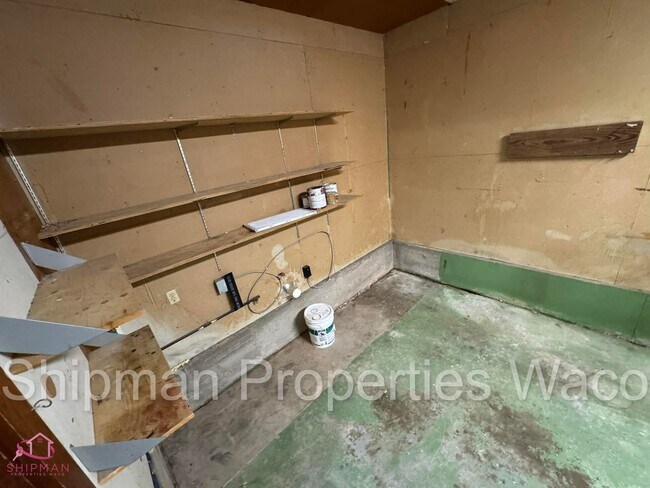 Building Photo - 1106 N 60th St