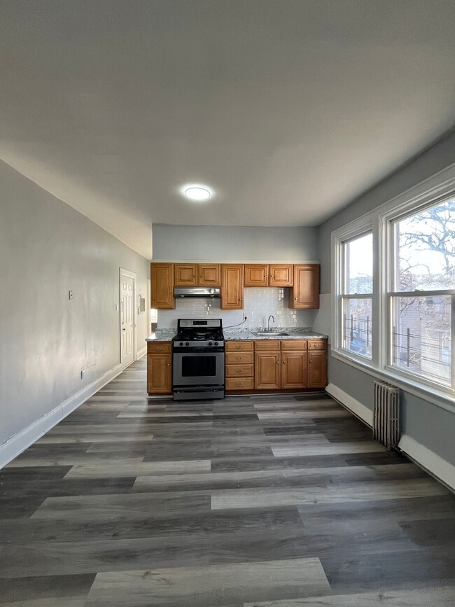 Building Photo - 10 Randolph Ave