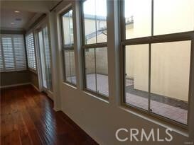 Building Photo - 79 Splendor