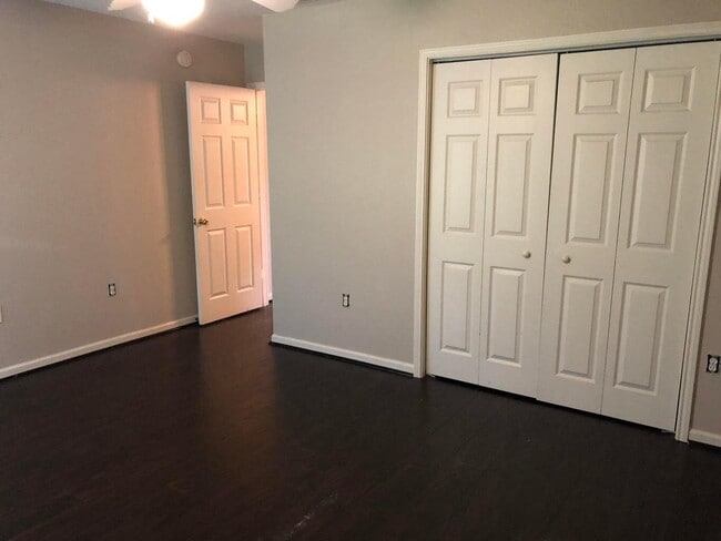 Building Photo - 1150 Airport Rd