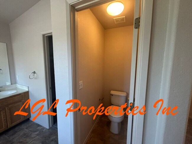 Building Photo - 4116 Woodwillow Ln