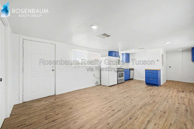 Building Photo - 6525 N Brushtail Ln