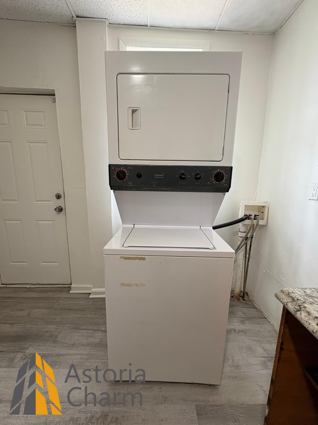 Building Photo - Updated 4 BR Home with Spacious Yard & Pre...