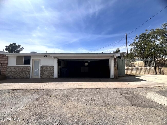 Building Photo - 2905 Harrison Ave