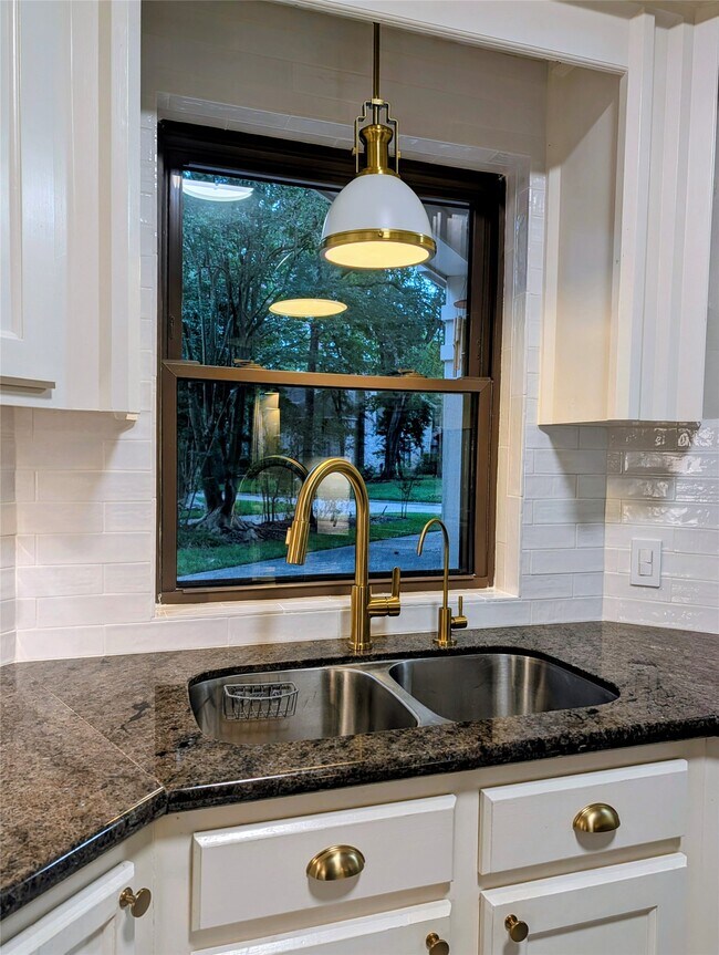 Building Photo - 9 Mallard Glen Pl