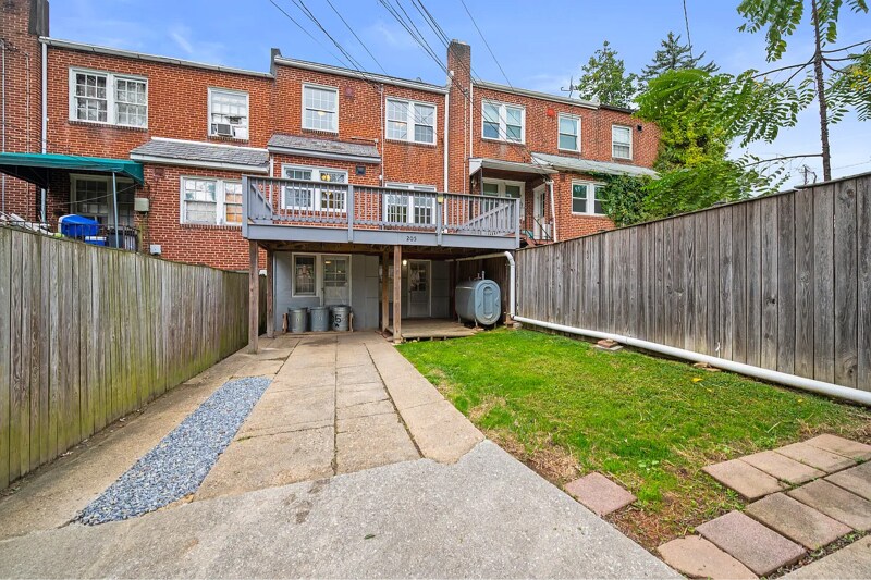 Building Photo - 205 Westowne Rd