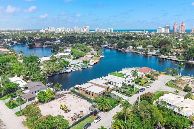 Building Photo - 2215 NE 19th St