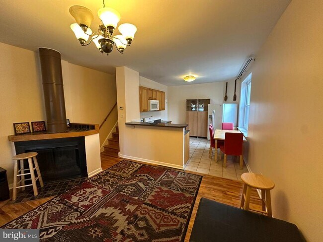 Building Photo - 540 S 48th St