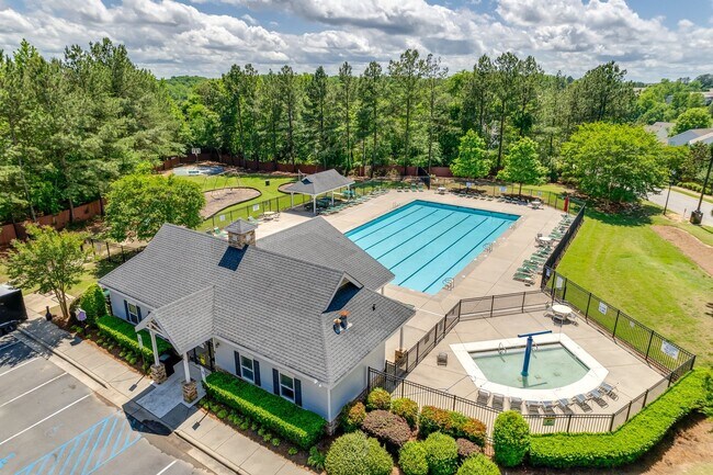 Building Photo - Idyllic 3-bed, 2.5 bath in the desirable W...