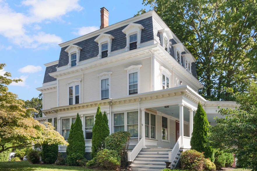 Primary Photo - 41 Arlington Ave