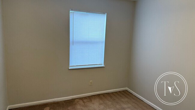 Building Photo - WINTER MOVE-IN SPECIAL: 50% OFF 1st FULL MONTH'S RENT!**