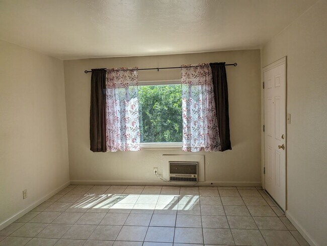 Building Photo - Nevada 4-Plex