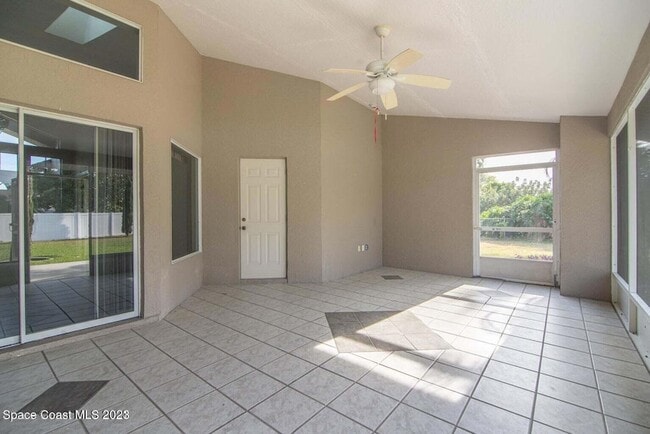 Building Photo - 475 Buttonwood Dr