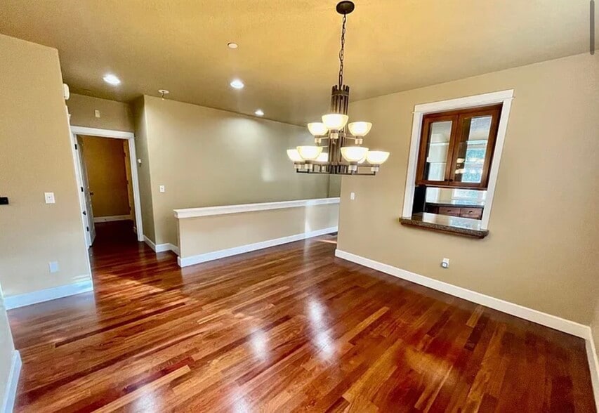 Building Photo - 8557 SE Bristol Park Dr