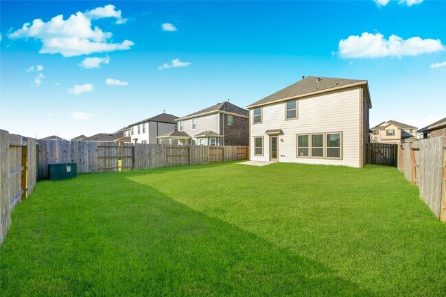 Building Photo - 4852 Sun Fls Dr