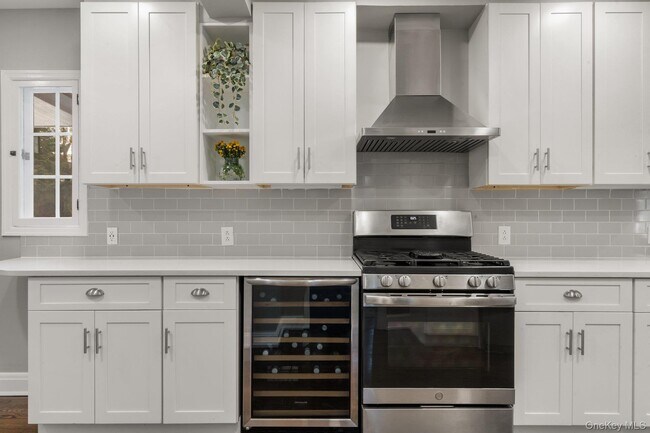 Building Photo - 16 Lyons Pl