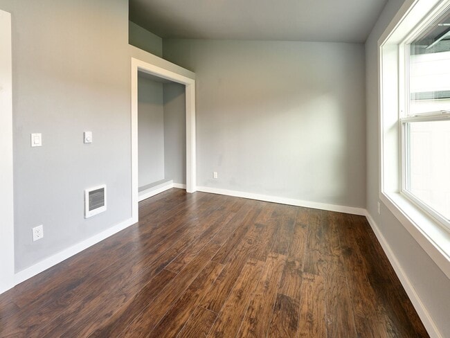 Building Photo - 11th - VPM415E-5